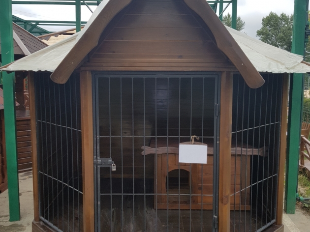 Aviary With One-Level Kennel