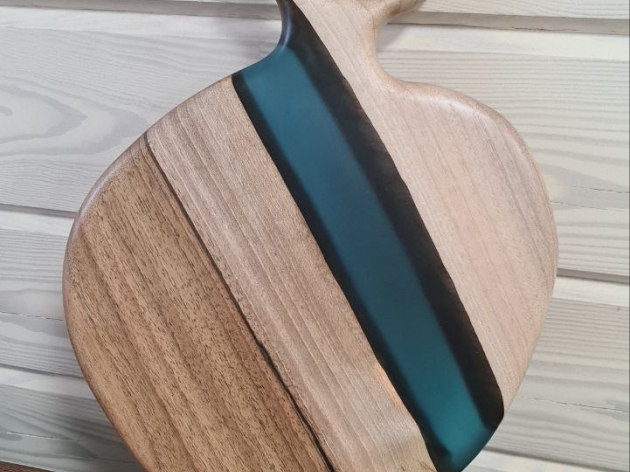 "APPLE" CUTTING BOARD
