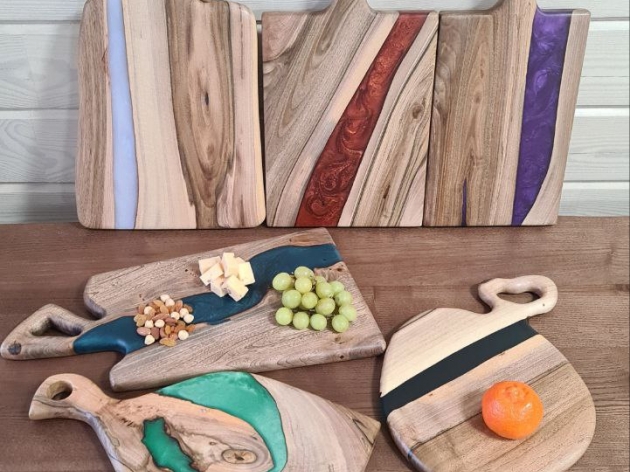 "APPLE" CUTTING BOARD