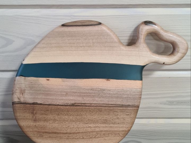 "APPLE" CUTTING BOARD