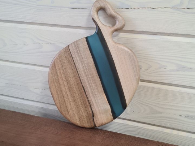 "APPLE" CUTTING BOARD