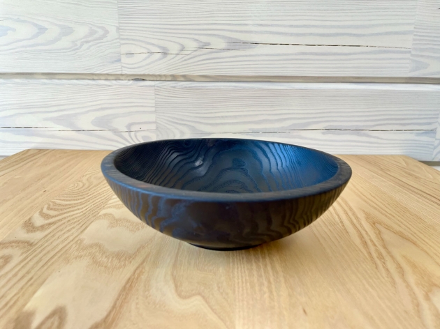 Charred bowl of natural wood (W 002)