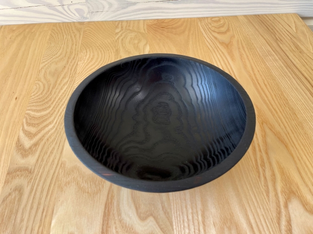 Charred bowl of natural wood (W 002)
